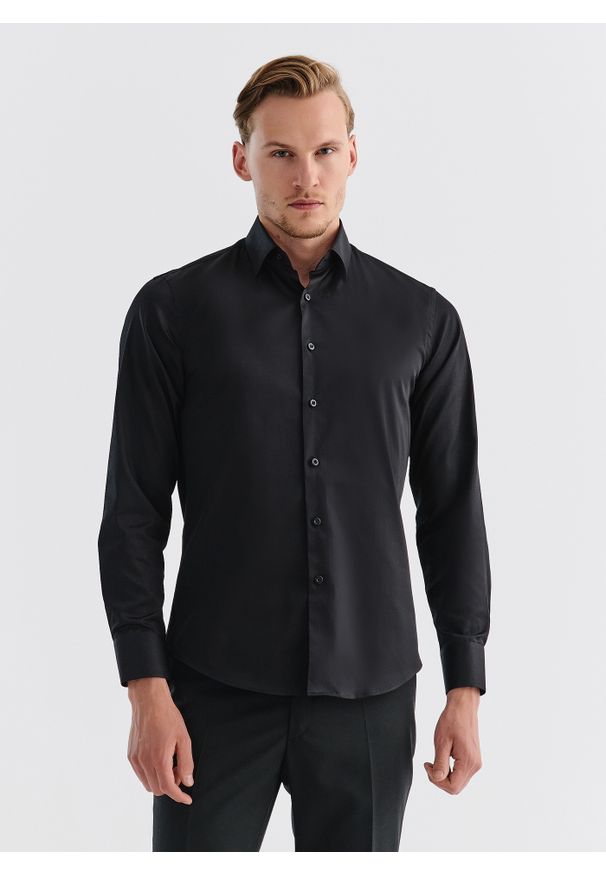 Pako Lorente - PAKO LORENTE – Koszula męska P000B-1X-002-C-S. Typ kołnierza: kołnierzyk klasyczny. Materiał: bawełna, elastan. Długość rękawa: długi rękaw. Długość: długie. Wzór: gładki. Styl: klasyczny, elegancki