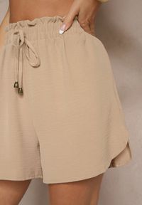 Renee - Ciemnobeżowe Szorty High Waist o Luźnym Kroju Mevaluna. Okazja: na co dzień, na spacer. Stan: podwyższony. Kolor: beżowy. Styl: casual #5