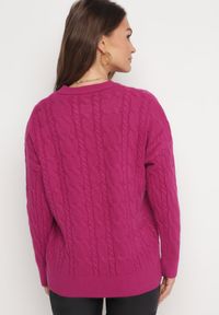 Born2be - Fuksjowy Sweter Ozdobiony Klasycznym Splotem Lacemisa. Kolor: różowy. Wzór: ze splotem, aplikacja. Sezon: jesień, zima. Styl: klasyczny #5
