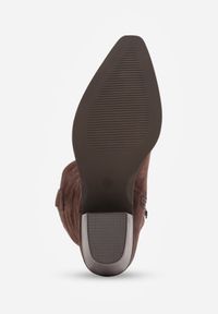 Born2be - Brązowe Botki w Typie Kowbojek z Ozdobnymi Przeszyciami na Obcasie z Imitacji Zamszu Zessi. Okazja: na co dzień. Kolor: brązowy. Materiał: zamsz. Obcas: na obcasie. Styl: casual, klasyczny. Wysokość obcasa: średni #2
