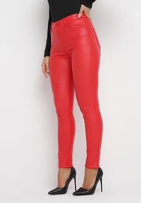 Born2be - Czerwone Spodnie Skinny z Imitacji Skóry Daciss. Kolor: czerwony. Materiał: skóra #1