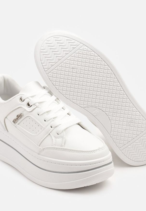 Born2be - Białe Sneakersy na Grubej Podeszwie Zdobione Brokatem Kariven. Kolor: biały. Materiał: jeans. Wzór: aplikacja. Obcas: na platformie