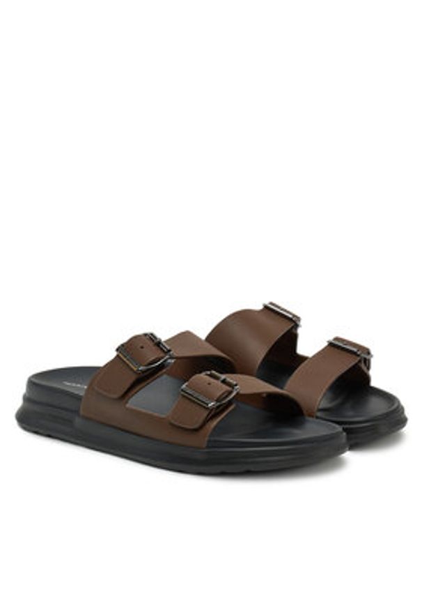 TOMMY HILFIGER - Tommy Hilfiger Klapki FM0FM05414 Brązowy. Kolor: brązowy. Materiał: skóra