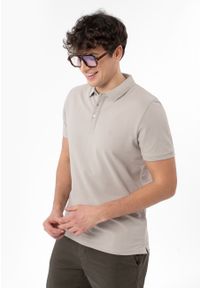 Volcano - Bawełniana polówka O-CHASE. Okazja: na co dzień. Typ kołnierza: polo. Kolekcja: plus size. Materiał: bawełna. Długość: krótkie. Styl: casual, elegancki, klasyczny #1