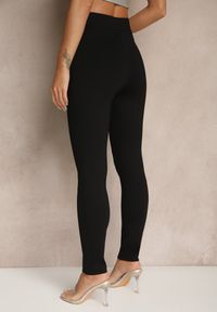Renee - Czarne Legginsy High Waist z Wiskozą z Cyrkoniowym Guzikiem Naliselle. Okazja: na co dzień. Stan: podwyższony. Kolor: czarny. Materiał: wiskoza. Styl: elegancki, casual