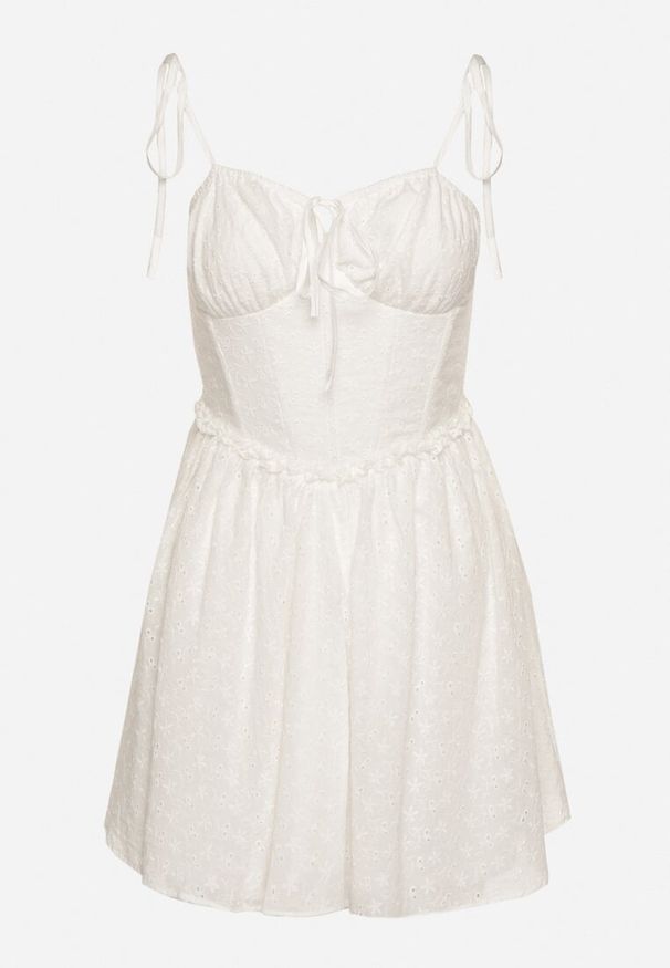 Born2be - Biała Bawełniana Sukienka Vices w Rustykalnym Stylu z Haftem i Wiązaniem Natifrene. Okazja: na co dzień. Typ kołnierza: dekolt gorset. Kolor: biały. Materiał: bawełna. Wzór: haft. Typ sukienki: gorsetowe, proste. Styl: klasyczny, casual, elegancki