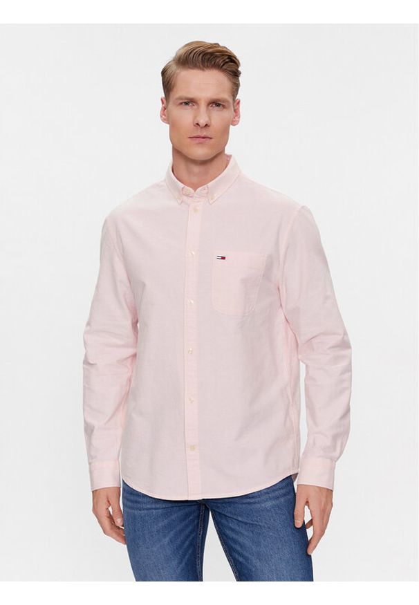 Tommy Jeans Koszula Oxford DM0DM18335 Różowy Regular Fit. Kolor: różowy. Materiał: bawełna