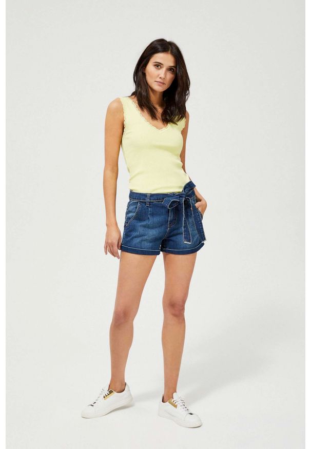 MOODO - Szorty jeansowe z wiązaniem. Materiał: jeans. Wzór: gładki