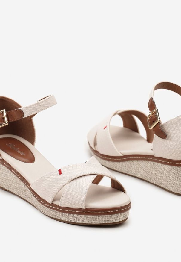Born2be - Beżowe Sandały Espadryle na Plecionym Koturnie Zapinane Wokół Kostki Zatanna. Okazja: na imprezę, na spacer, na plażę. Kolor: beżowy. Materiał: len. Sezon: lato. Obcas: na koturnie. Styl: elegancki