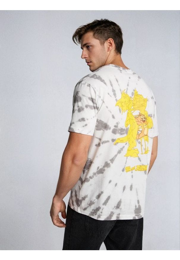 Sinsay - Bawełniana koszulka z nadrukiem na plecach Tom and Jerry - wielobarwny. Materiał: bawełna. Wzór: nadruk