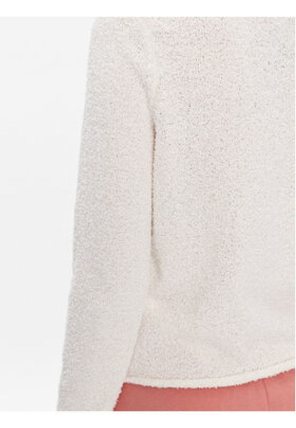 Mustang Sweter Carla 1013602 Écru Regular Fit. Materiał: syntetyk, bawełna