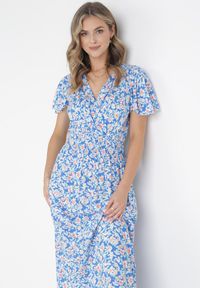 Born2be - Niebieska Wiskozowa Sukienka Z Kopertowym Dekoltem i Gumkami w Pasie Seldel. Kolor: niebieski. Materiał: wiskoza. Wzór: nadruk, aplikacja. Typ sukienki: kopertowe #3