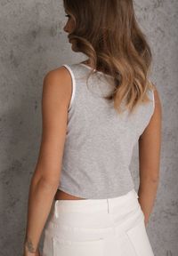 Renee - Szary Prążkowany Top z Bawełny Ozdobiony Guzikami przy Dekolcie Beralissa. Okazja: na co dzień. Kolor: szary. Materiał: prążkowany, bawełna. Wzór: aplikacja. Styl: casual #2