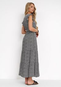 Born2be - Czarna Sukienka Tudanna. Typ kołnierza: dekolt w kształcie V. Kolor: czarny. Materiał: tkanina, materiał. Wzór: kwiaty, ażurowy, aplikacja. Długość: maxi #2