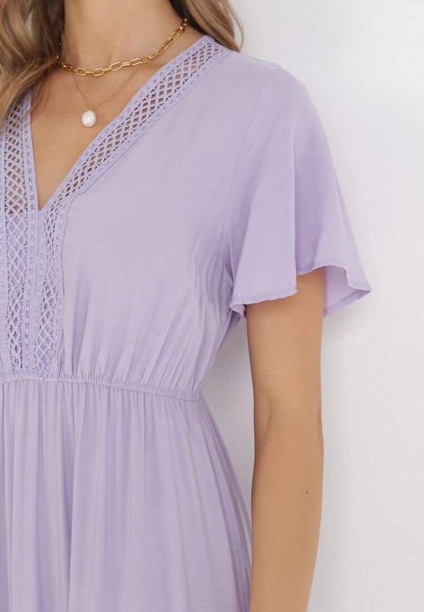 Born2be - Fioletowa Sukienka Maxi z Gumką w Pasie i Koronkowymi Wstawkami Anandia. Kolor: fioletowy. Materiał: koronka. Wzór: aplikacja. Długość: maxi