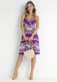 Born2be - Ciemnofioletowa Sukienka z Wiskozy w Ornamentalny Wzór z Gumką w Talii Hirata. Kolor: fioletowy. Materiał: wiskoza #2
