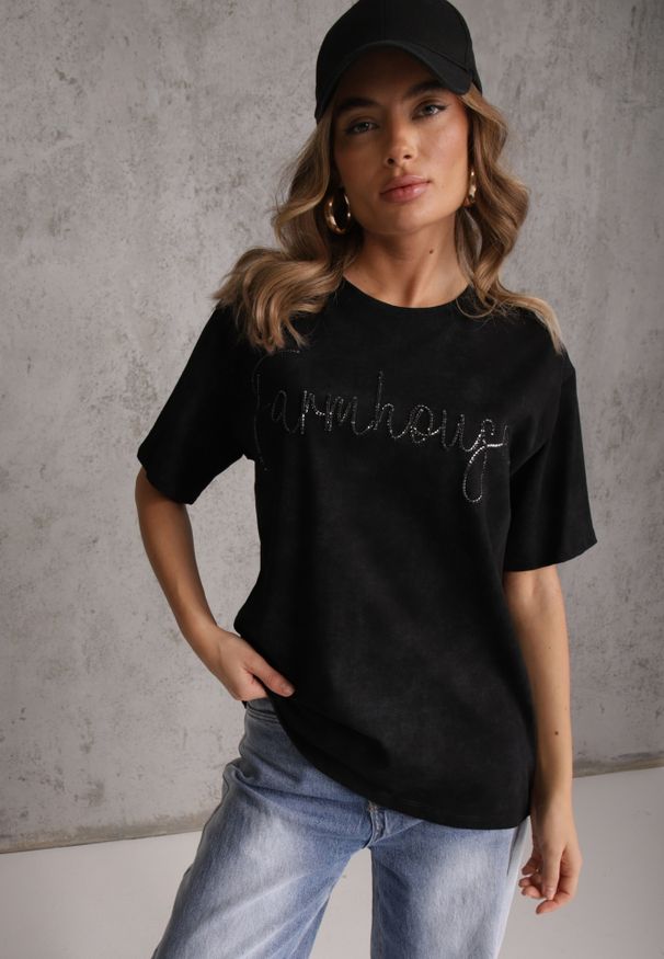 Renee - Czarny Oversizowy T-shirt z Bawełny Zdobiony Haftem z Cekinami Marivia. Okazja: na co dzień. Kolor: czarny. Materiał: bawełna. Wzór: haft, aplikacja. Styl: casual, elegancki