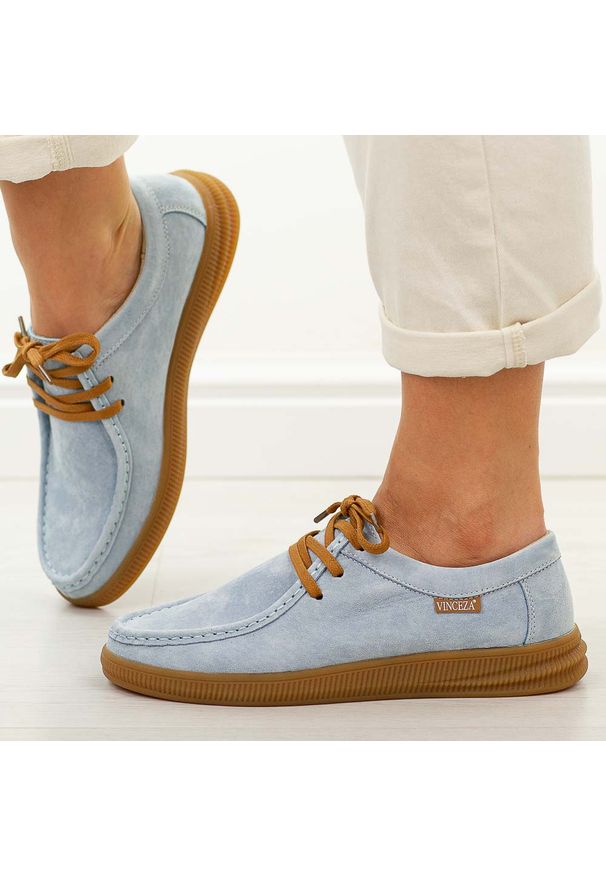 Niebieskie skórzane mokasyny damskie Vinceza 95391. Okazja: na spacer, na co dzień. Nosek buta: okrągły. Zapięcie: sznurówki. Kolor: niebieski. Materiał: zamsz, skóra. Szerokość cholewki: normalna. Sezon: wiosna, jesień, lato. Styl: casual, elegancki, klasyczny