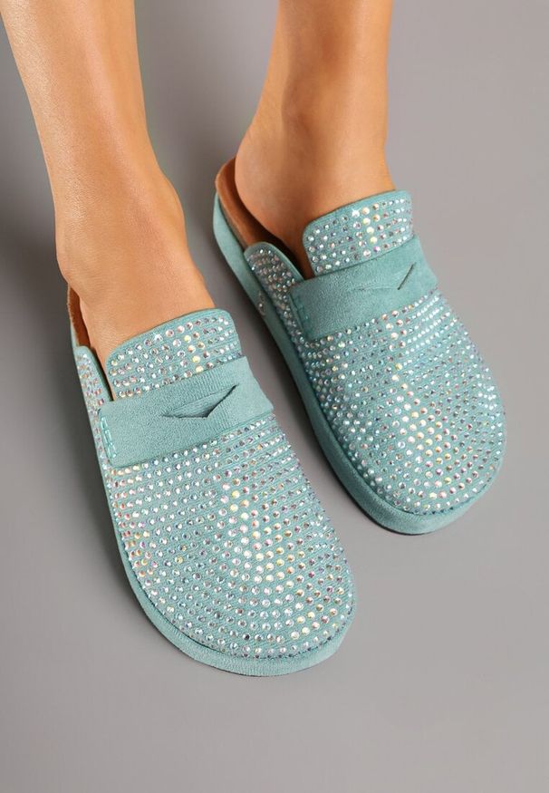 Born2be - Zielone Klapki z Ażurową Cholewką i Paskiem Aluselle. Okazja: na co dzień. Kolor: zielony. Materiał: jeans. Wzór: ażurowy. Sezon: lato, wiosna. Obcas: na obcasie. Styl: casual. Wysokość obcasa: średni