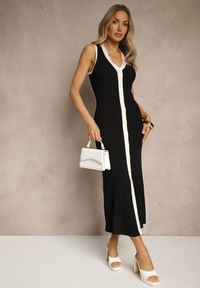 Renee - Czarna Sukienka Bodycon z Wiskozą Ozdobiona Guzikami Lisaloria. Kolor: czarny. Materiał: wiskoza. Wzór: aplikacja. Typ sukienki: bodycon. Styl: klasyczny, elegancki #3