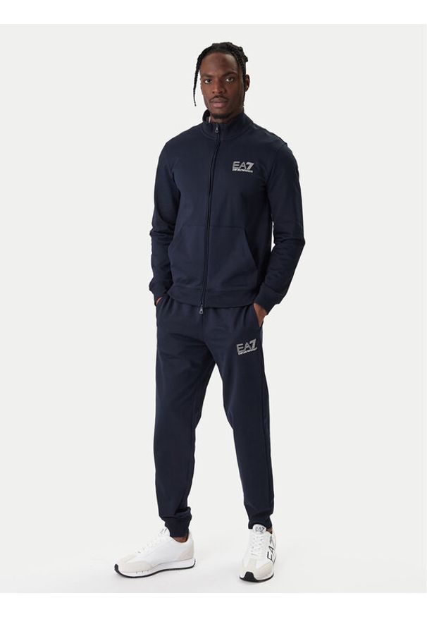 EA7 Emporio Armani Dres 7M001318 AF13512 UB102 Granatowy Regular Fit. Kolor: niebieski. Materiał: bawełna