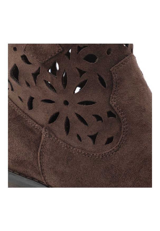 Botki damskie Vinceza, cholewka z materiału ażurowa z zamkiem z boku na płaskiej podeszwie, brązowe, 39997. Zapięcie: zamek. Kolor: brązowy. Materiał: materiał. Szerokość cholewki: normalna. Wzór: ażurowy. Obcas: na płaskiej podeszwie