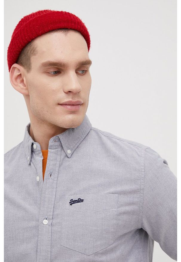 Superdry koszula bawełniana męska kolor szary regular z kołnierzykiem button-down. Okazja: na co dzień. Typ kołnierza: button down. Kolor: szary. Materiał: bawełna. Styl: casual