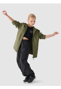 4f - 4F Kurtka przejściowa przeciwdeszczowa z gumową powłoką dziecięca - khaki 122 (6-7 lat). Okazja: na co dzień. Typ kołnierza: kaptur. Kolor: oliwkowy, wielokolorowy, brązowy. Materiał: guma. Sezon: lato. Styl: klasyczny, casual, sportowy #2