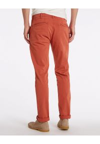 Wrangler - WRANGLER CHINO MĘSKIE SPODNIE MATERIAŁOWE RED OCHRE W14LP773J. Materiał: materiał #5