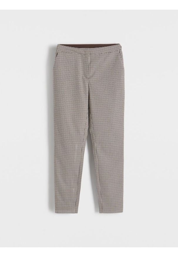 Reserved - Spodnie w kratę - beżowy. Kolor: beżowy. Materiał: wiskoza, tkanina. Styl: klasyczny