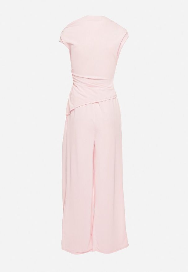 Born2be - Różowy Komplet Asymetryczna Bluzka z Marszczeniem i Szerokie Spodnie Filuriela. Kolor: różowy