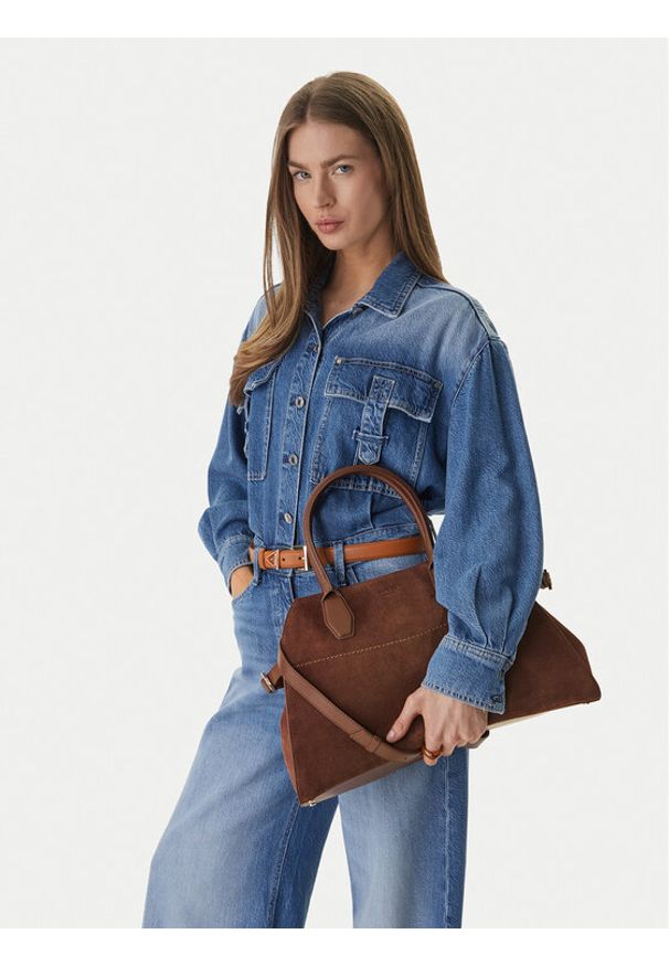 Guess Torebka HWYUSS P6276 Brązowy. Kolor: brązowy. Materiał: zamszowe, skórzane