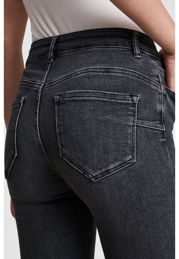AllSaints - Jeansy Miller. Stan: podwyższony. Kolor: czarny