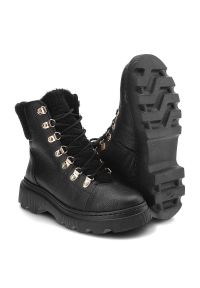 Botki damskie Kampa, cholewka ze skóry naturalnej wnętrze ocieplane i sznurowane, czarne, Z538‑417‑621. Kolor: czarny. Materiał: skóra. Szerokość cholewki: normalna. Obcas: na obcasie. Styl: elegancki. Wysokość obcasa: niski #2