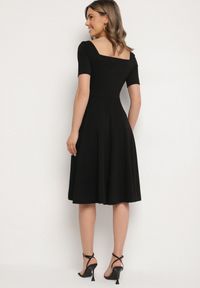 Born2be - Czarna Sukienka z Bufiastymi Rękawami Nerilune. Kolor: czarny. Styl: klasyczny, elegancki