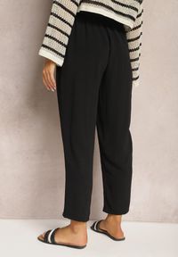 Renee - Czarne Spodnie o Luźnym Fasonie ze Sznurkiem i Gumką w Talii Enivea. Okazja: na co dzień. Kolor: czarny. Styl: elegancki, casual #3