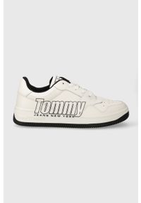 Tommy Jeans sneakersy TJM BASKET LOGO kolor biały EM0EM01257. Nosek buta: okrągły. Kolor: biały. Materiał: guma #1