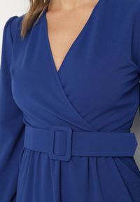 Born2be - Niebieska Rozkloszowana Sukienka Ozdobiona Paskiem w Talii Felirith. Okazja: na co dzień, na imprezę. Typ kołnierza: dekolt w kształcie V. Kolor: niebieski. Wzór: aplikacja. Typ sukienki: rozkloszowane. Styl: casual, elegancki #3