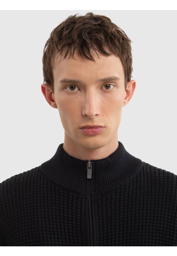 Big-Star - Sweter męski z półgolfem i krótkim zamkiem czarny Karlis 906. Kolor: czarny. Materiał: materiał. Długość: krótkie. Sezon: zima. Styl: klasyczny