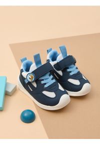 Sinsay - Sneakersy z certyfikatem „ZDROWA STOPA” - granatowy. Kolor: niebieski