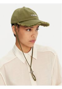 JACQUEMUS Czapka z daszkiem 23E235AC452-5012 Khaki. Kolor: brązowy. Materiał: bawełna, materiał