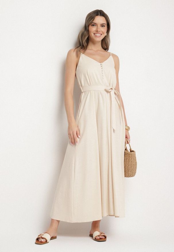 Born2be - Beżowa Sukienka z Wiskozą i Bawełną Ozdobiona Paskiem Saviliae. Kolor: beżowy. Materiał: bawełna, wiskoza. Długość rękawa: na ramiączkach. Wzór: aplikacja. Styl: elegancki