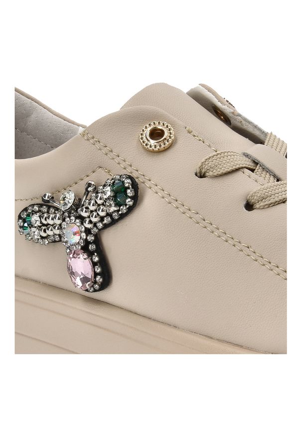 Beżowe Sneakersy Filippo Modne Obuwie Damskie. Okazja: na co dzień. Kolor: beżowy. Materiał: guma, skóra, jeans, materiał. Wzór: aplikacja