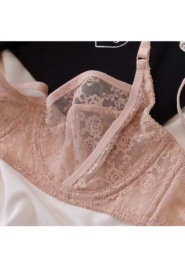 Intica - Koronkowy komplet bielizny dwuczęściowej z biustonoszem i majtkami Sophio. Kolor: czarny. Materiał: koronka. Wzór: aplikacja, koronka