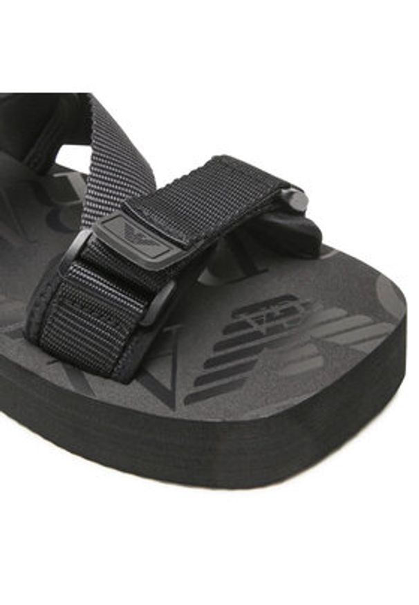 Emporio Armani Sandały X4P113 XN170 K001 Czarny. Kolor: czarny. Materiał: materiał