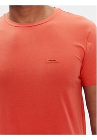 Calvin Klein T-Shirt K10K112724 Czerwony Slim Fit. Kolor: czerwony. Materiał: bawełna #5