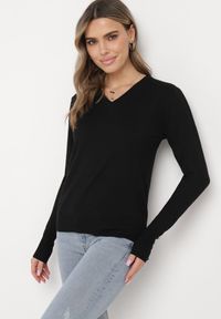 Born2be - Czarny Klasyczny Sweter z Długimi Rękawami i Guzikami Halora. Kolor: czarny. Długość rękawa: długi rękaw. Długość: długie. Styl: klasyczny #4
