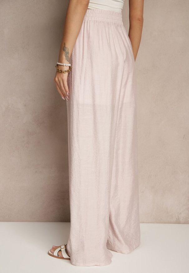 Renee - Jasnoróżowe Spodnie Palazzo High Waist z Szeroką Nogawką i Gumką w Talii Jenarielis. Okazja: na co dzień. Stan: podwyższony. Kolor: różowy. Styl: casual