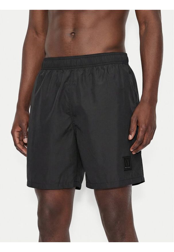 Armani Exchange Szorty kąpielowe XM000812 AF13556 UC001 Czarny Regular Fit. Kolor: czarny. Materiał: syntetyk