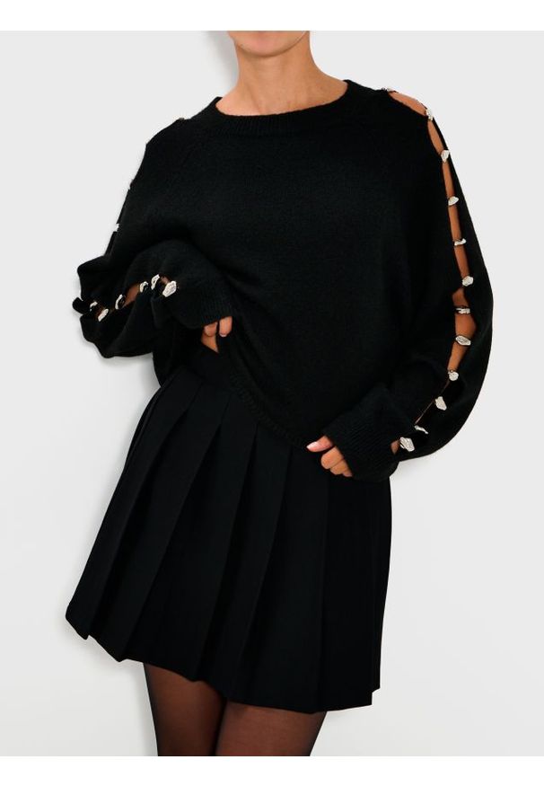 Sinsay - Sweter ze zdrobieniami na rękawach - czarny. Kolor: czarny